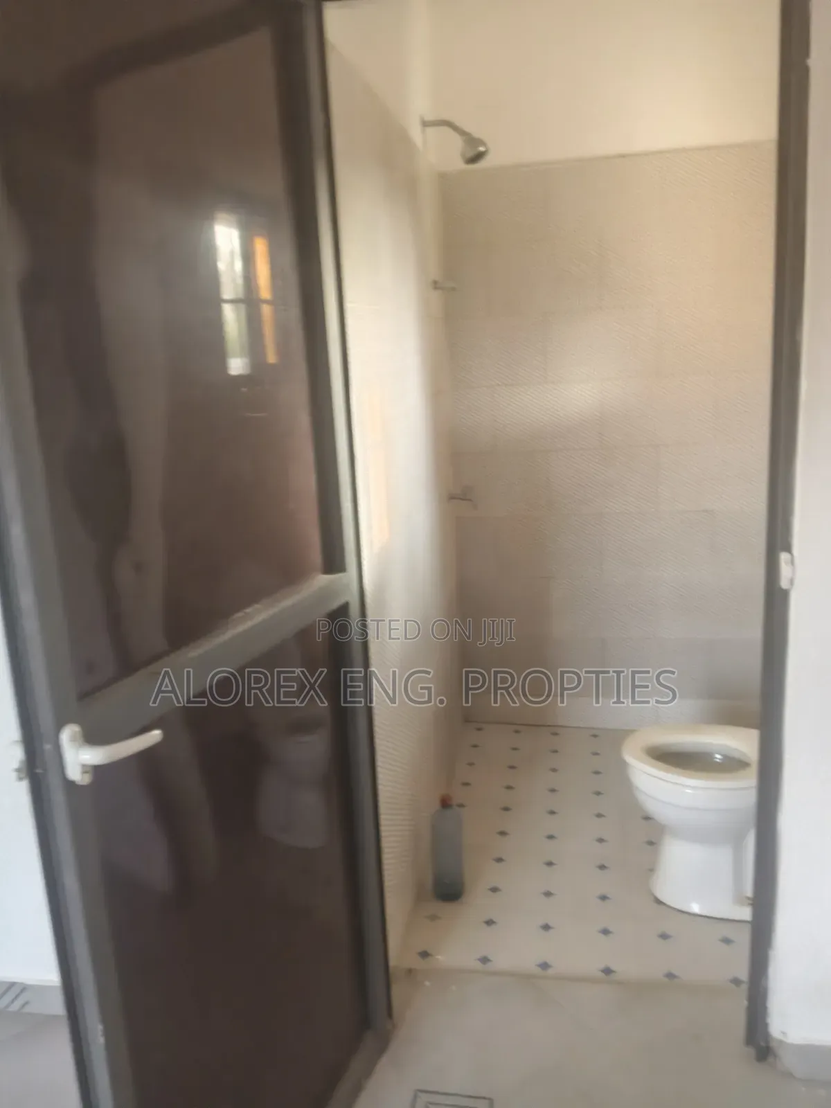 1bdrm Apartment in Adenta, Frafraha for rent