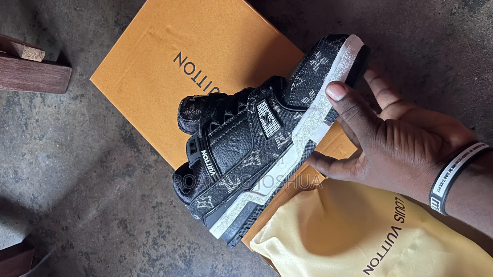 Louis Vuitton Sneaker