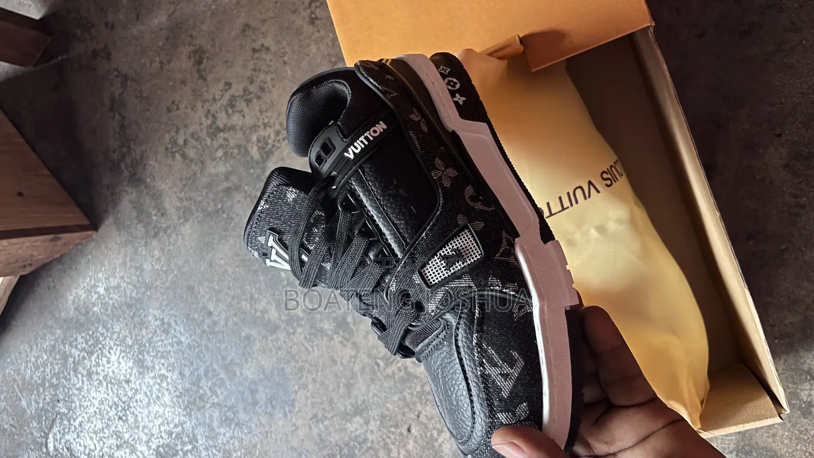 Louis Vuitton Sneaker