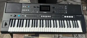 Yamaha PSR-E483 Digital Keyboard.