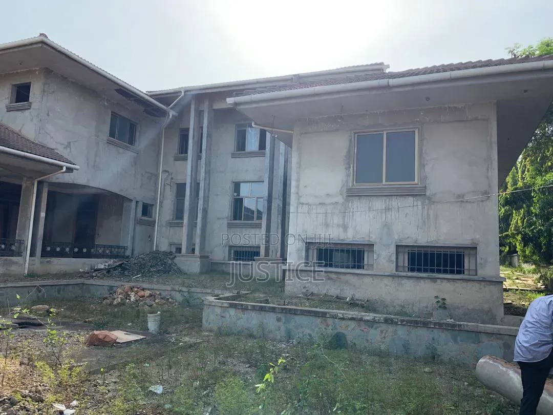 12bdrm Mansion in East Airport, Tseaddo for sale