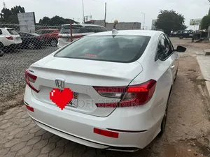 Honda Accord Sport (1.5L 4cyl Turbo CVT) 2019 White