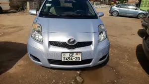 Toyota Vitz 2010 Gray