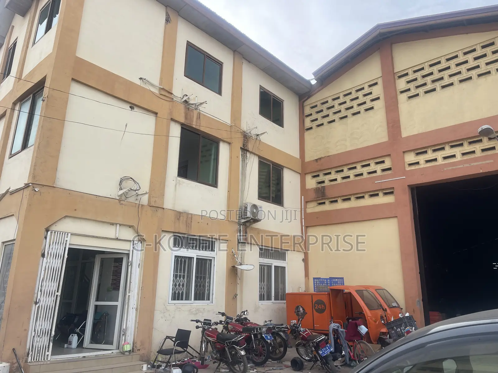 1,000 SQM Warehouse + Apartment at Spintex