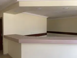 1000 SQM Showroom at Achimota for Rent