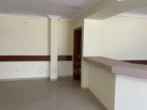 1000 SQM Showroom at Achimota for Rent
