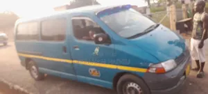 Toyota HiAce 2001 Blue