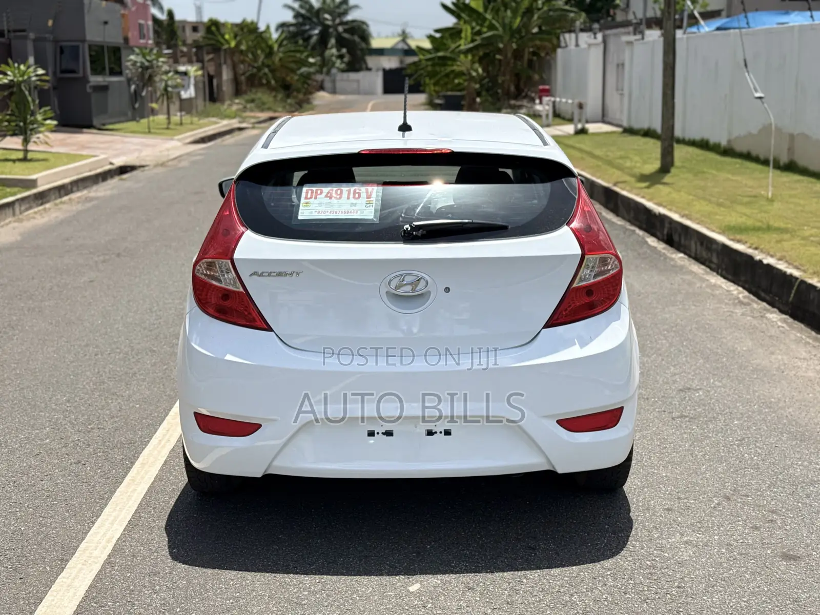 Hyundai Accent SE Hatchback 2017 White