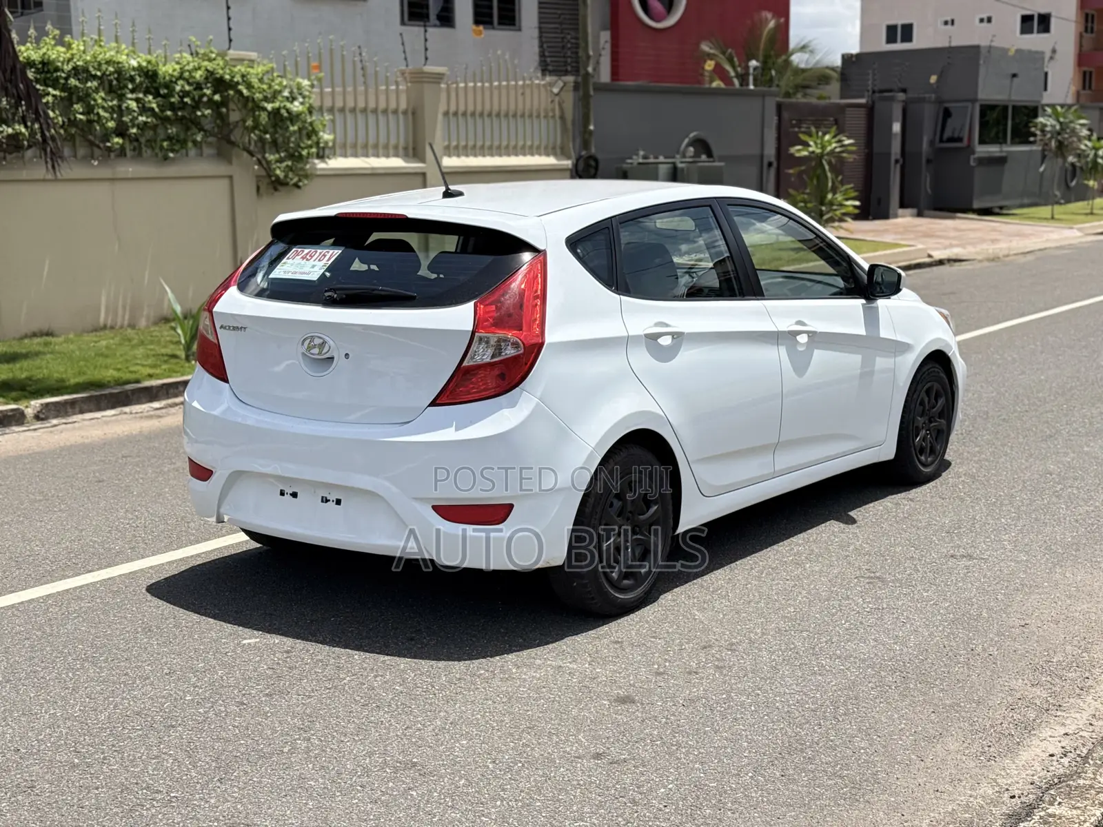 Hyundai Accent SE Hatchback 2017 White