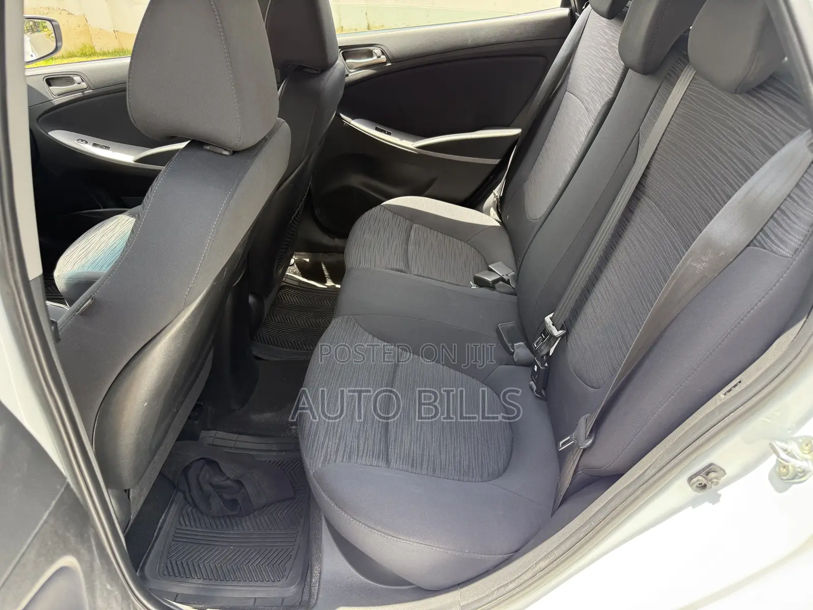 Hyundai Accent SE Hatchback 2017 White