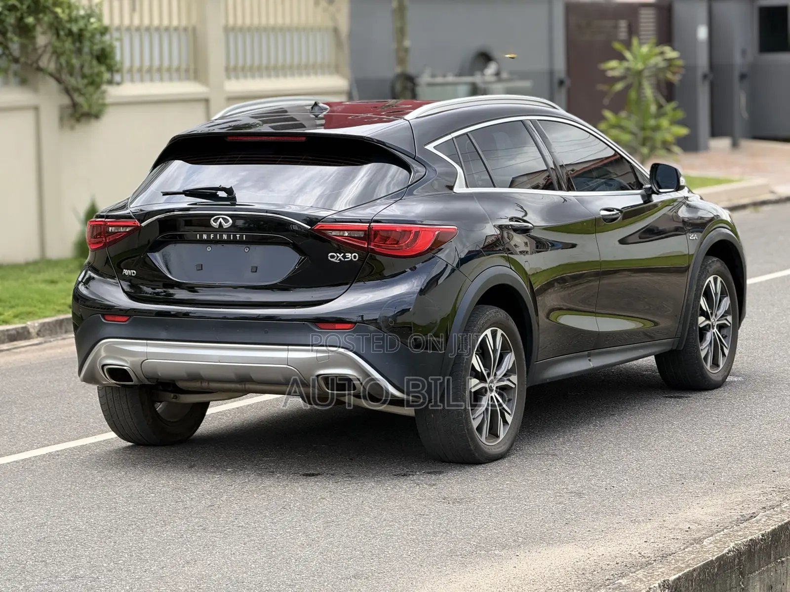 Infiniti QX30 2018 Black