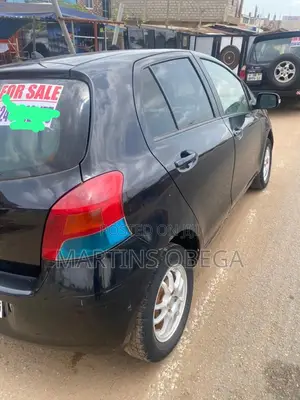 Toyota Vitz 1.0 FWD 3dr 2010 Black