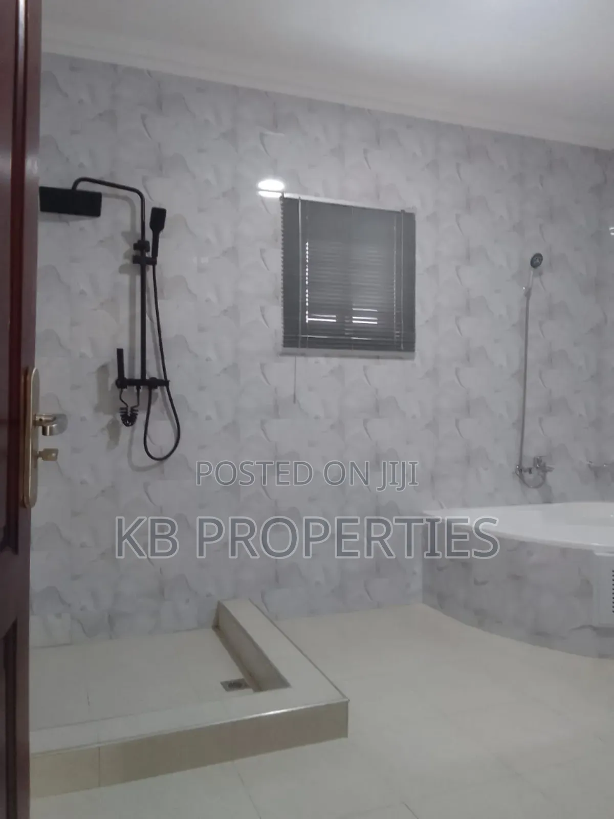 3bdrm House in Kb Properties, Spintex for rent