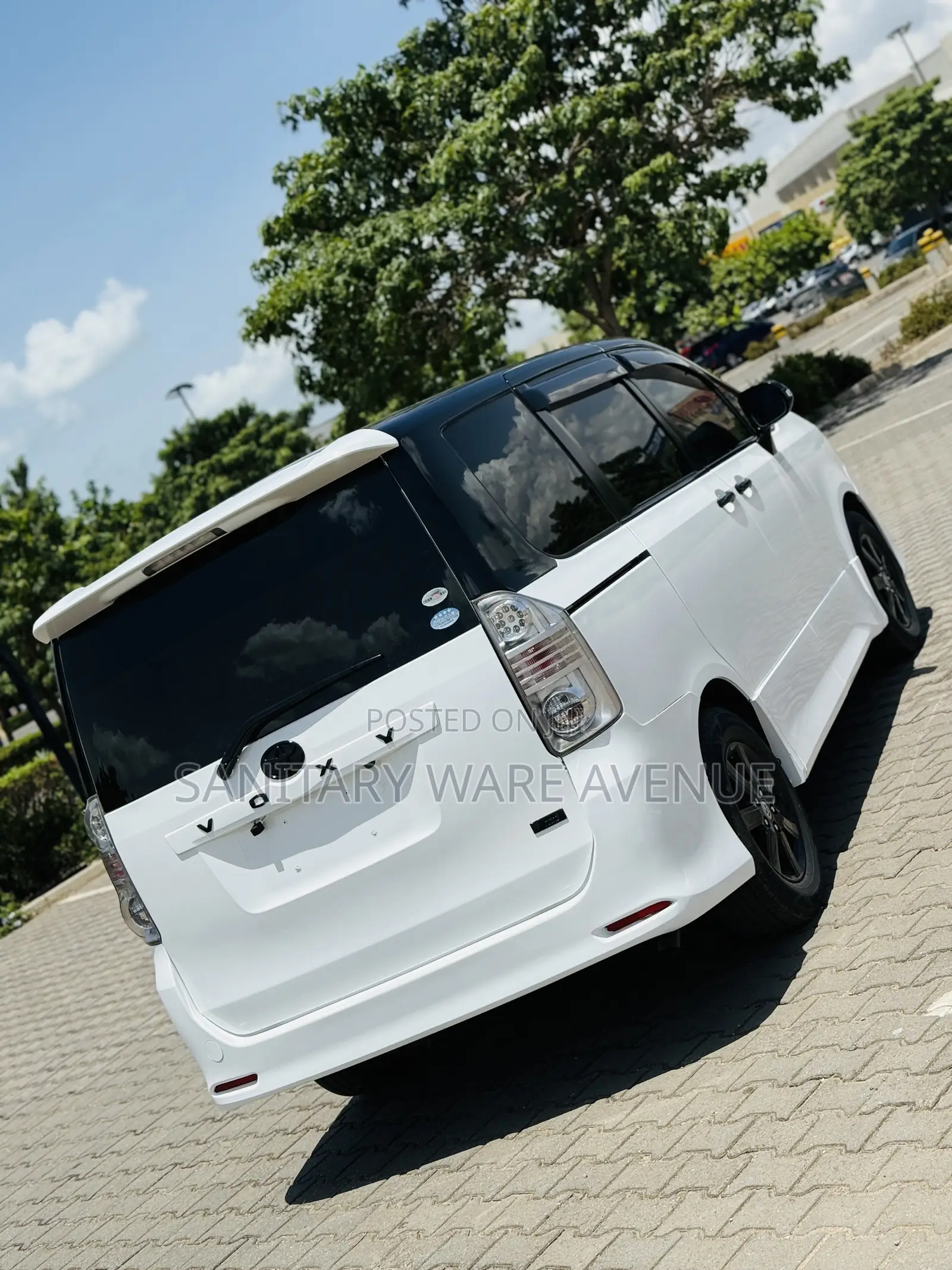8 Seater Voxy _ Car Rental