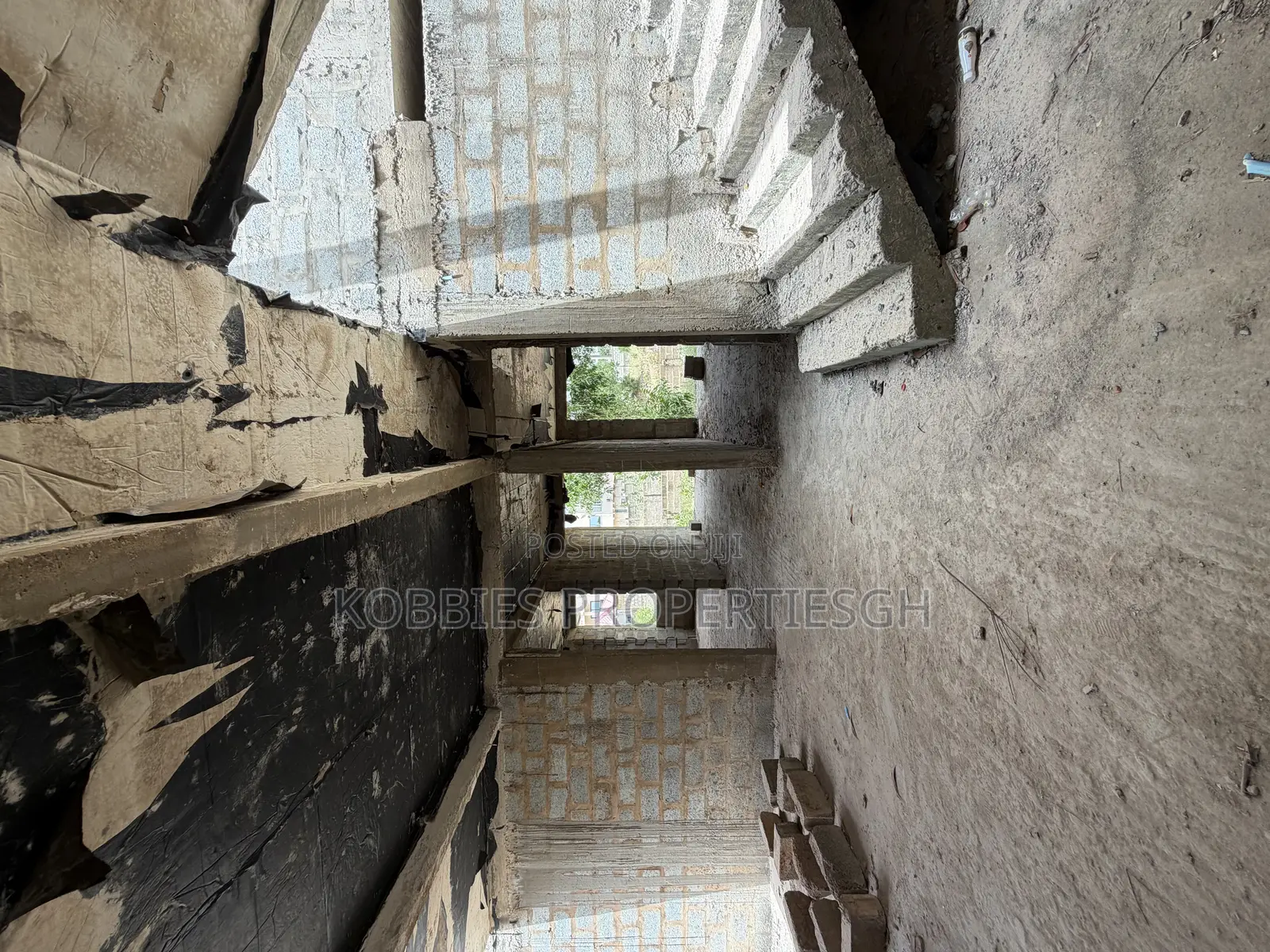 5bdrm House in Kobbies Properties, Accra Metropolitan for sale