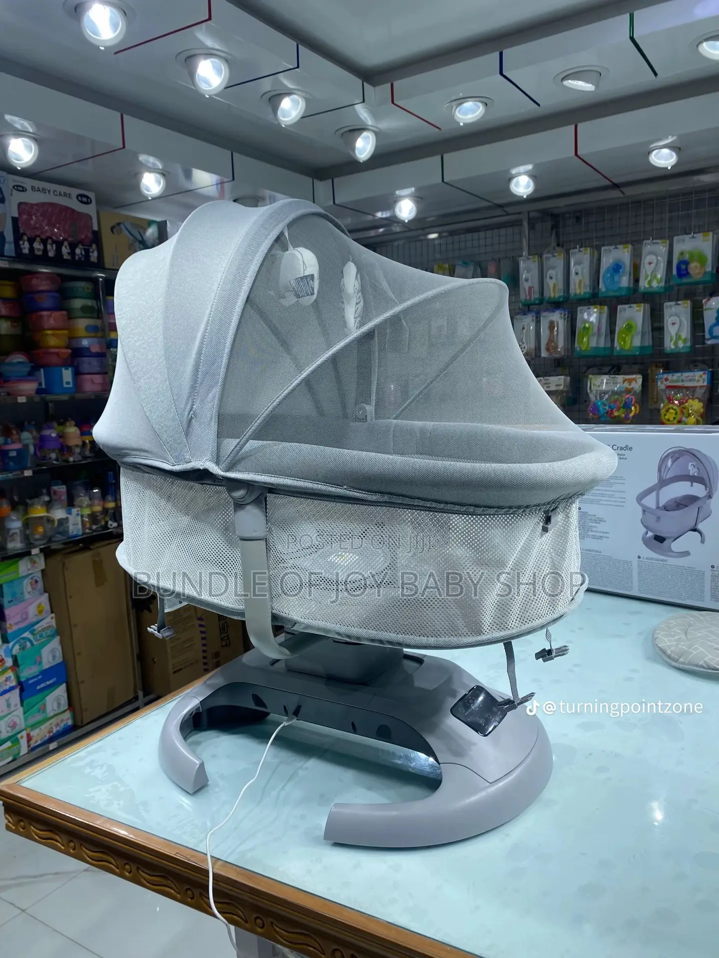 H Multi-Motional Cradle and Cot