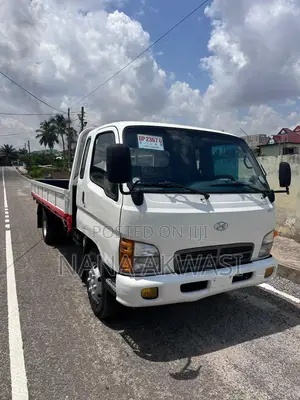 Hyundai Mighty 3.5 Ton 6 Holes