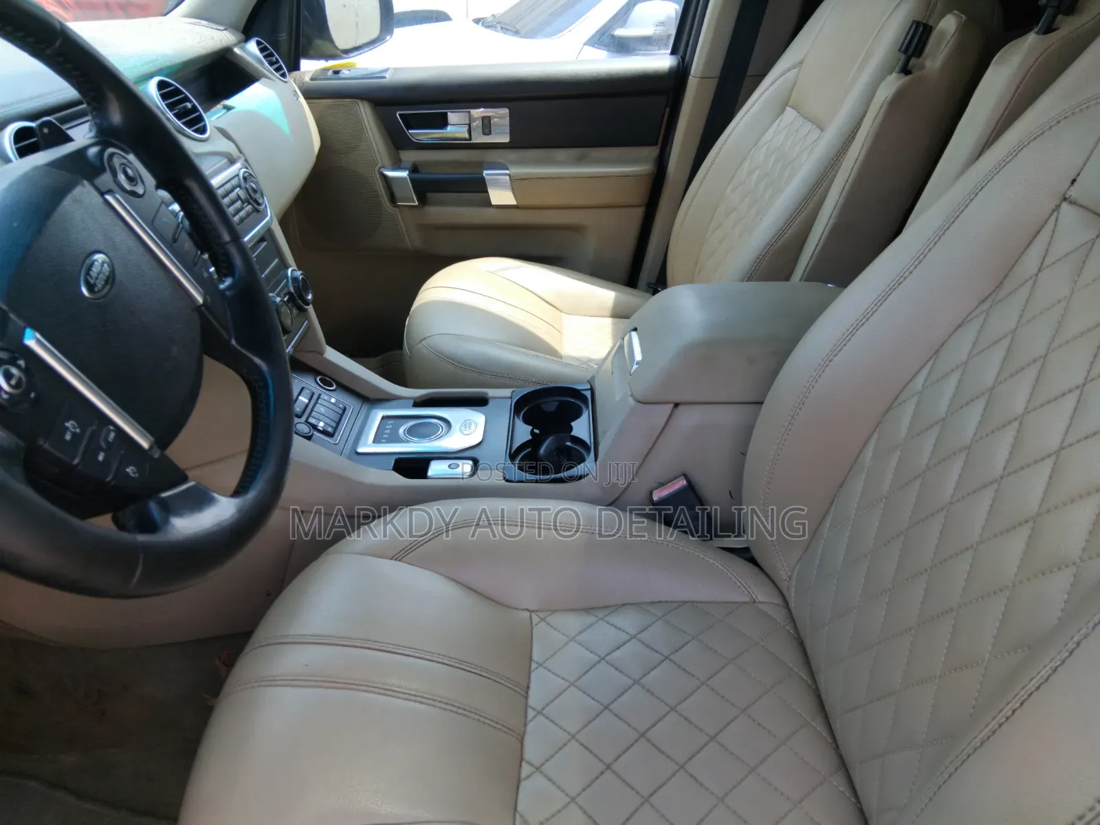 Land Rover Discovery 2015 Brown