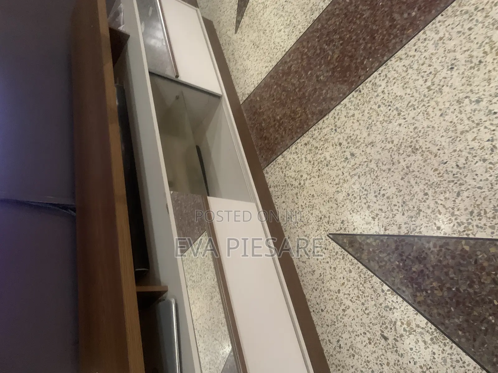Modern Tv Stand With Glass Partitions and Design