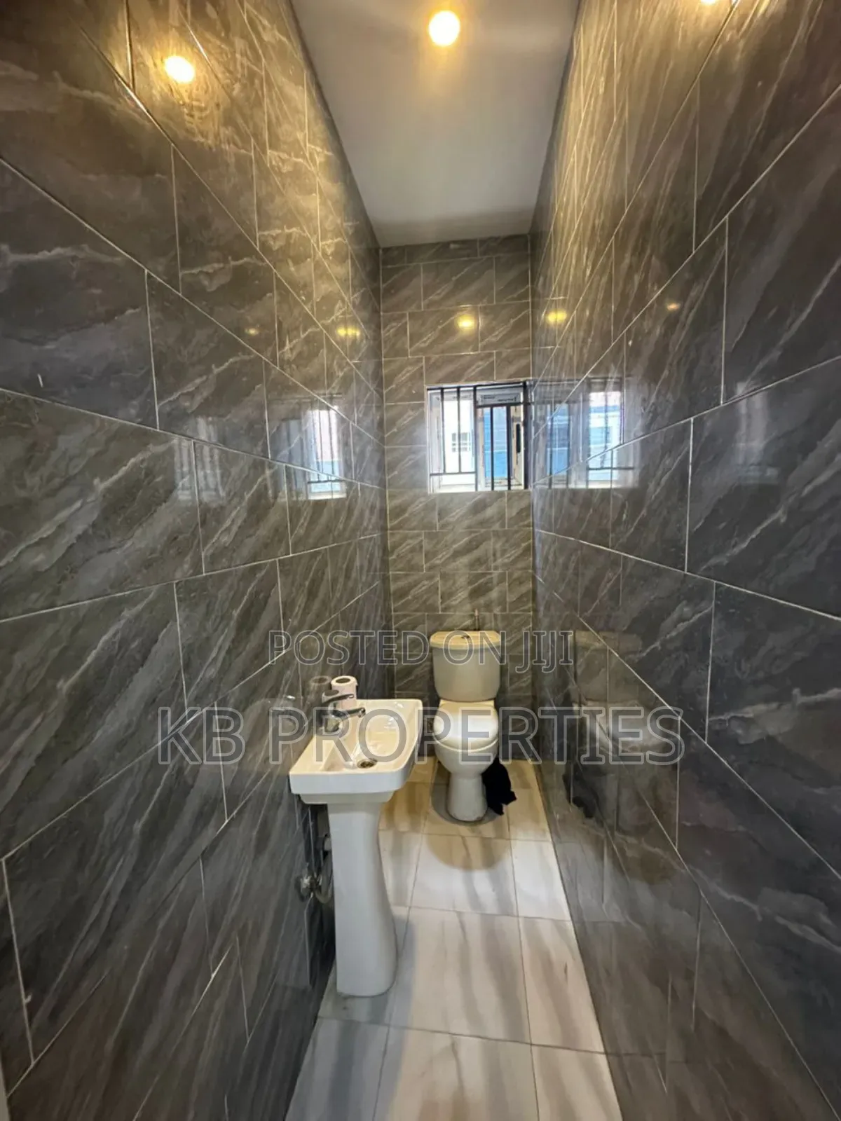 3bdrm House in Kb Properties, Spintex for rent