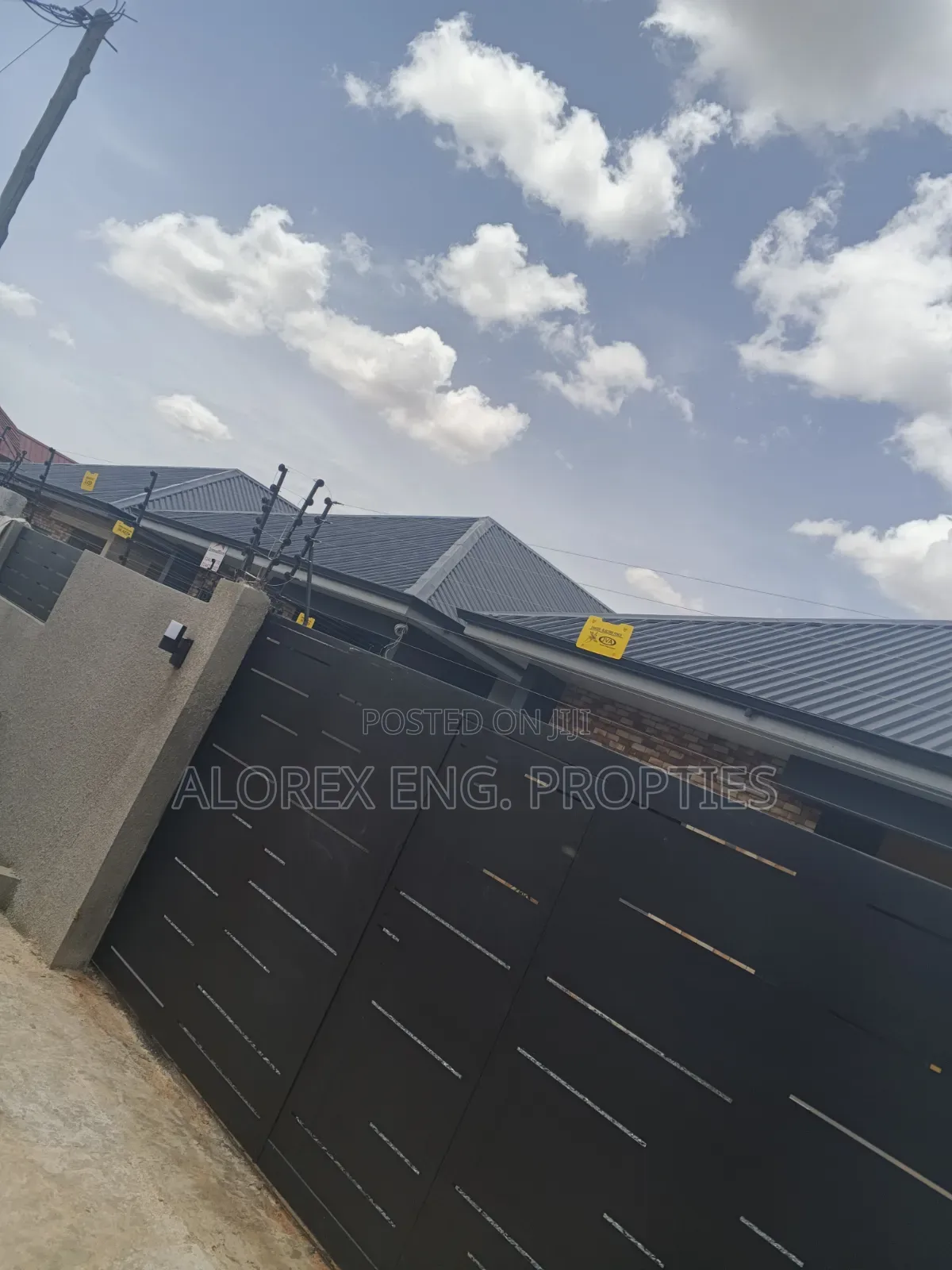 2bdrm House in Ayi Mensa, Oyarifa Mall Area for sale