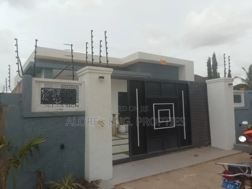 2bdrm House in Ayi Mensa, Oyarifa Mall Area for sale