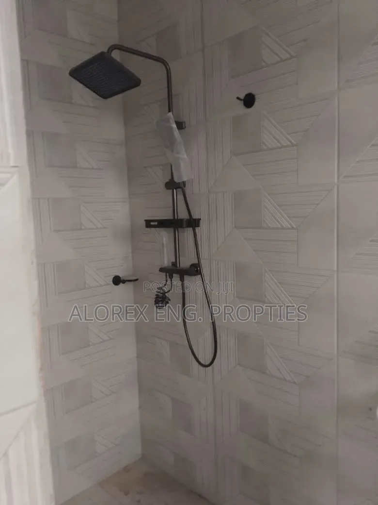 2bdrm House in Ayi Mensa, Oyarifa Mall Area for sale