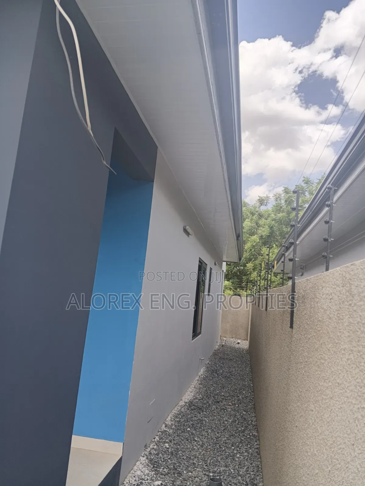 2bdrm House in Ayi Mensa, Oyarifa Mall Area for sale