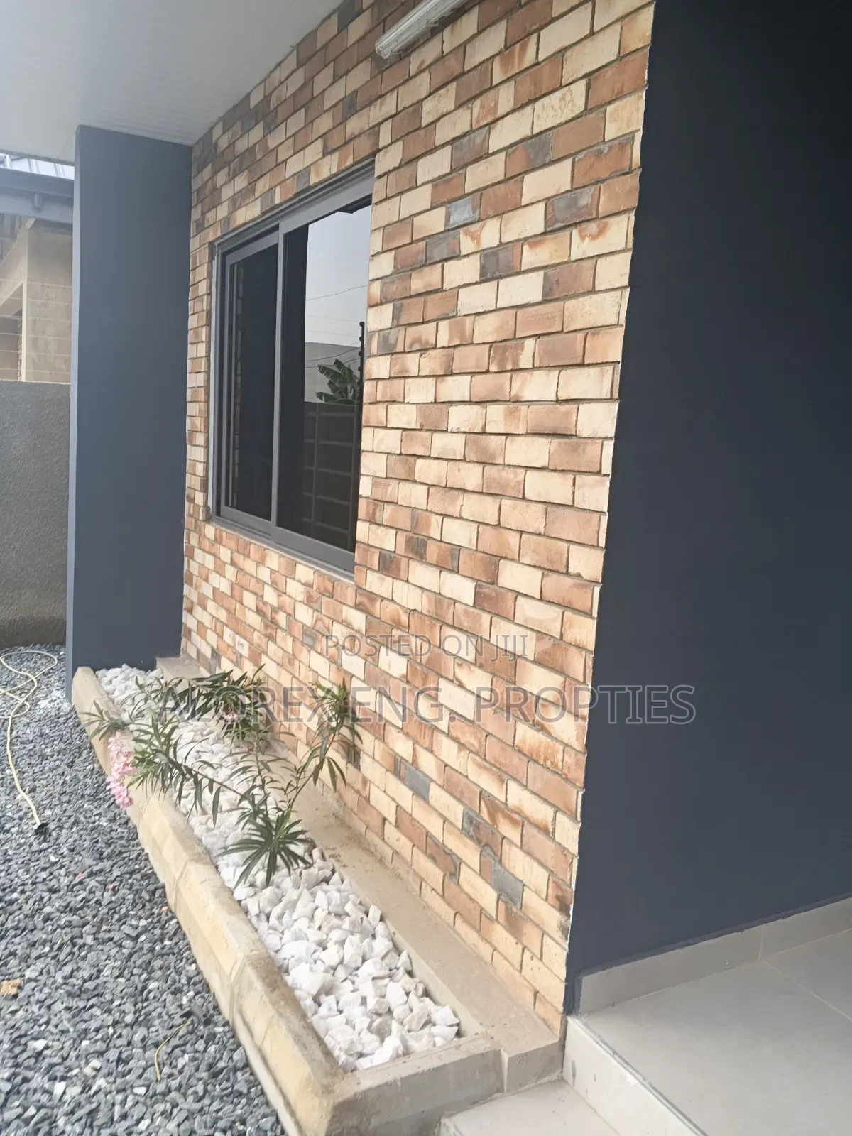 2bdrm House in Ayi Mensa, Oyarifa Mall Area for sale