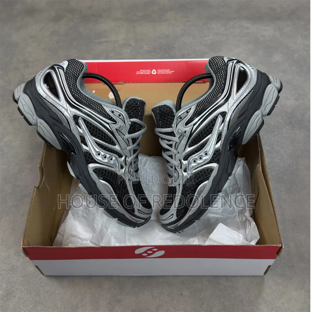 Saucony Progrid Omni 9 Black Silver Sneakers