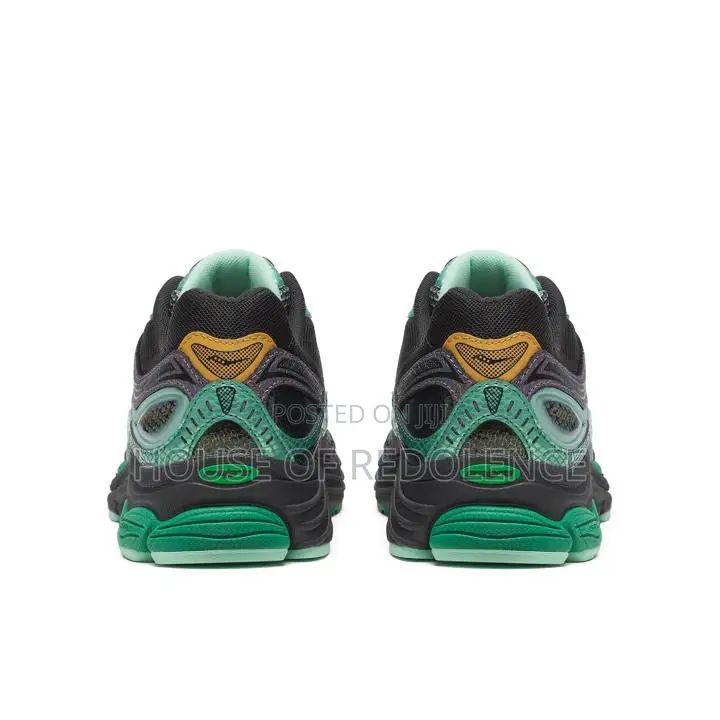 Saucony Progrid Omni 9 Glowaconstrictor Sneakers