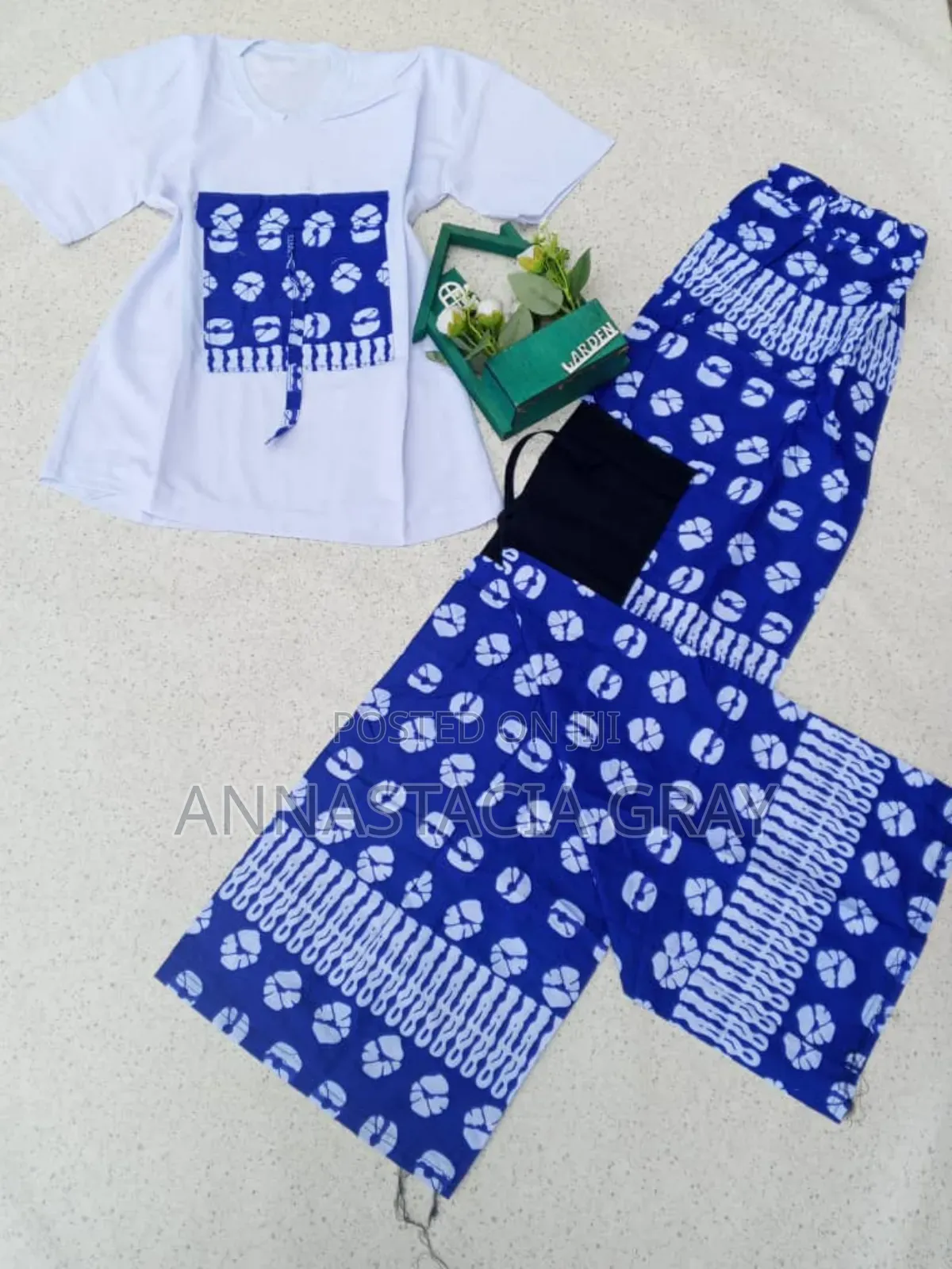 Ladies 2pcs Top and Down.