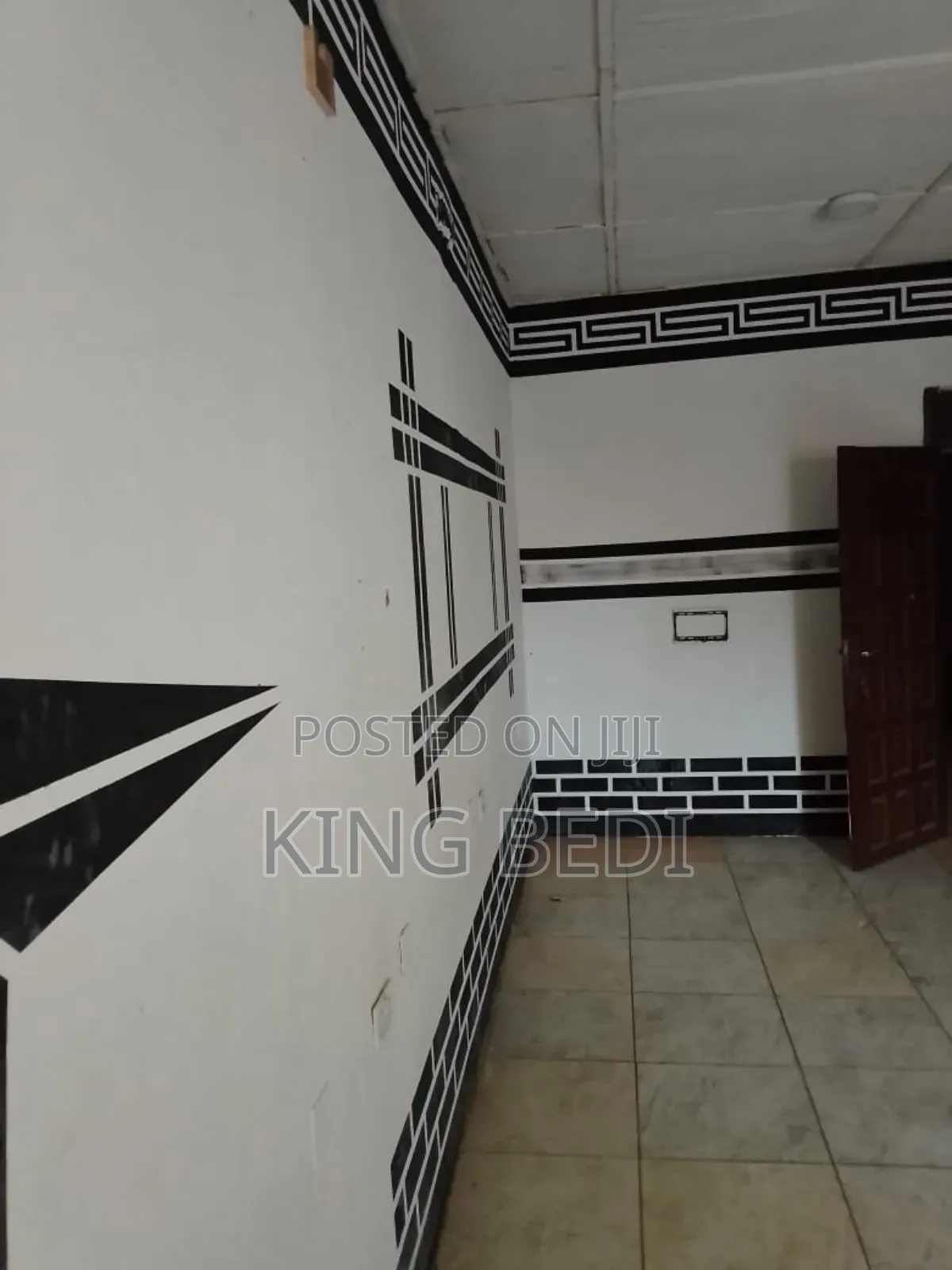 1bdrm House in Kings Properties, Madina for rent