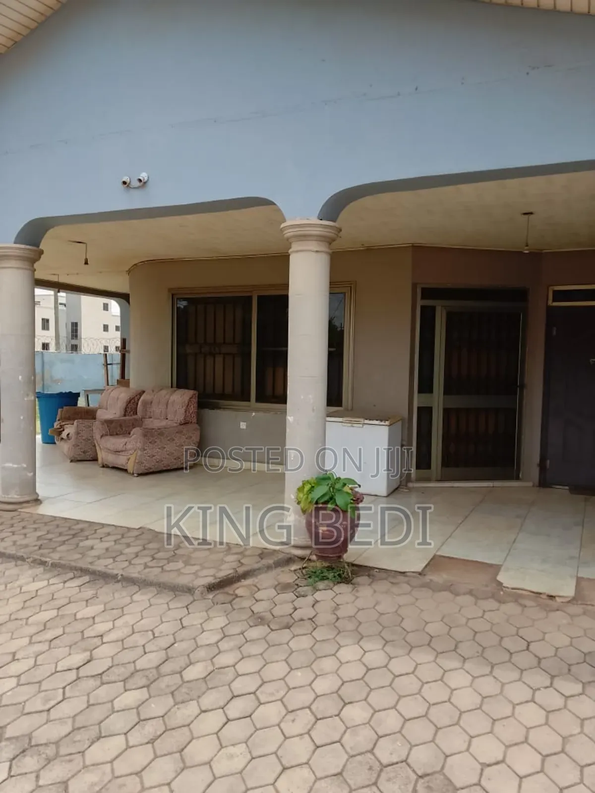 1bdrm House in Kings Properties, Madina for rent