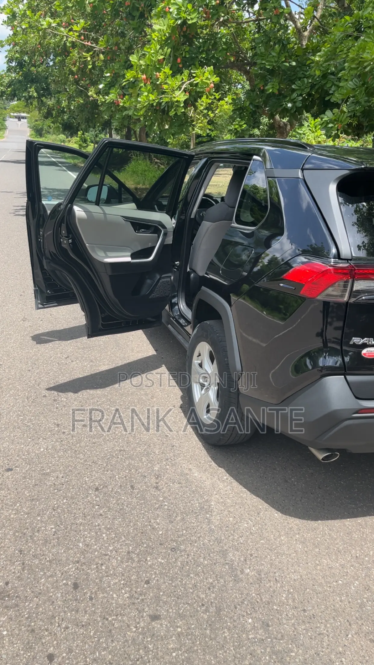 Toyota RAV4 XLE AWD 2020 Blue