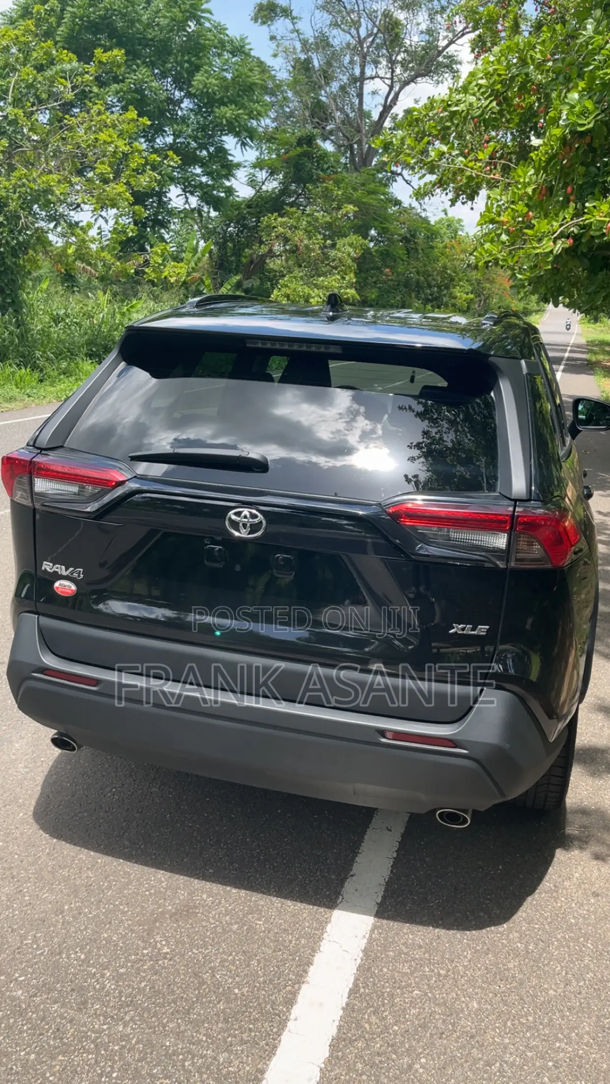 Toyota RAV4 XLE AWD 2020 Blue