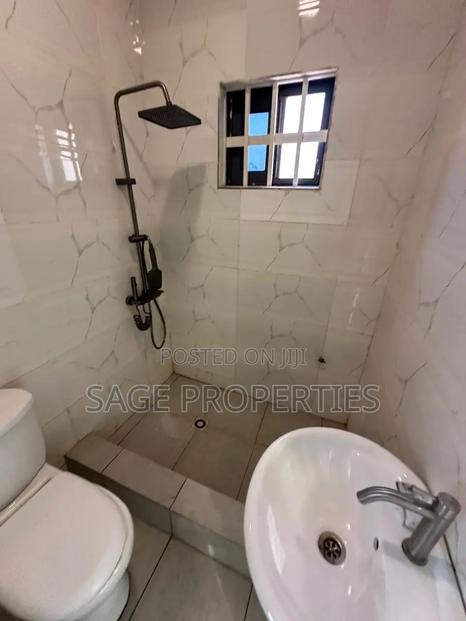 4bdrm House in Nmai-Dzorn for rent