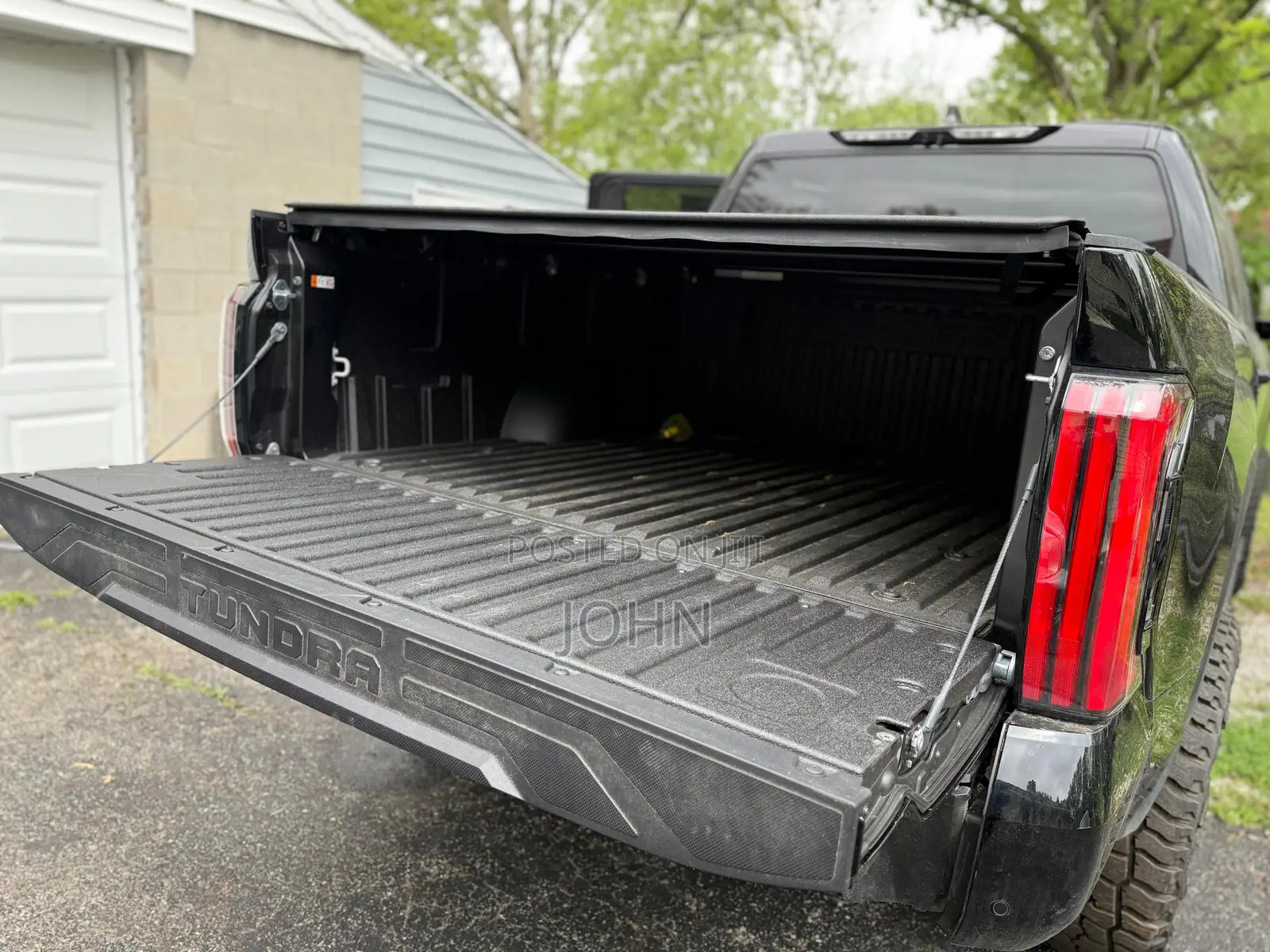 Toyota Tundra Limited CrewMax 4WD SB w/5.5' Bed 2026 Black