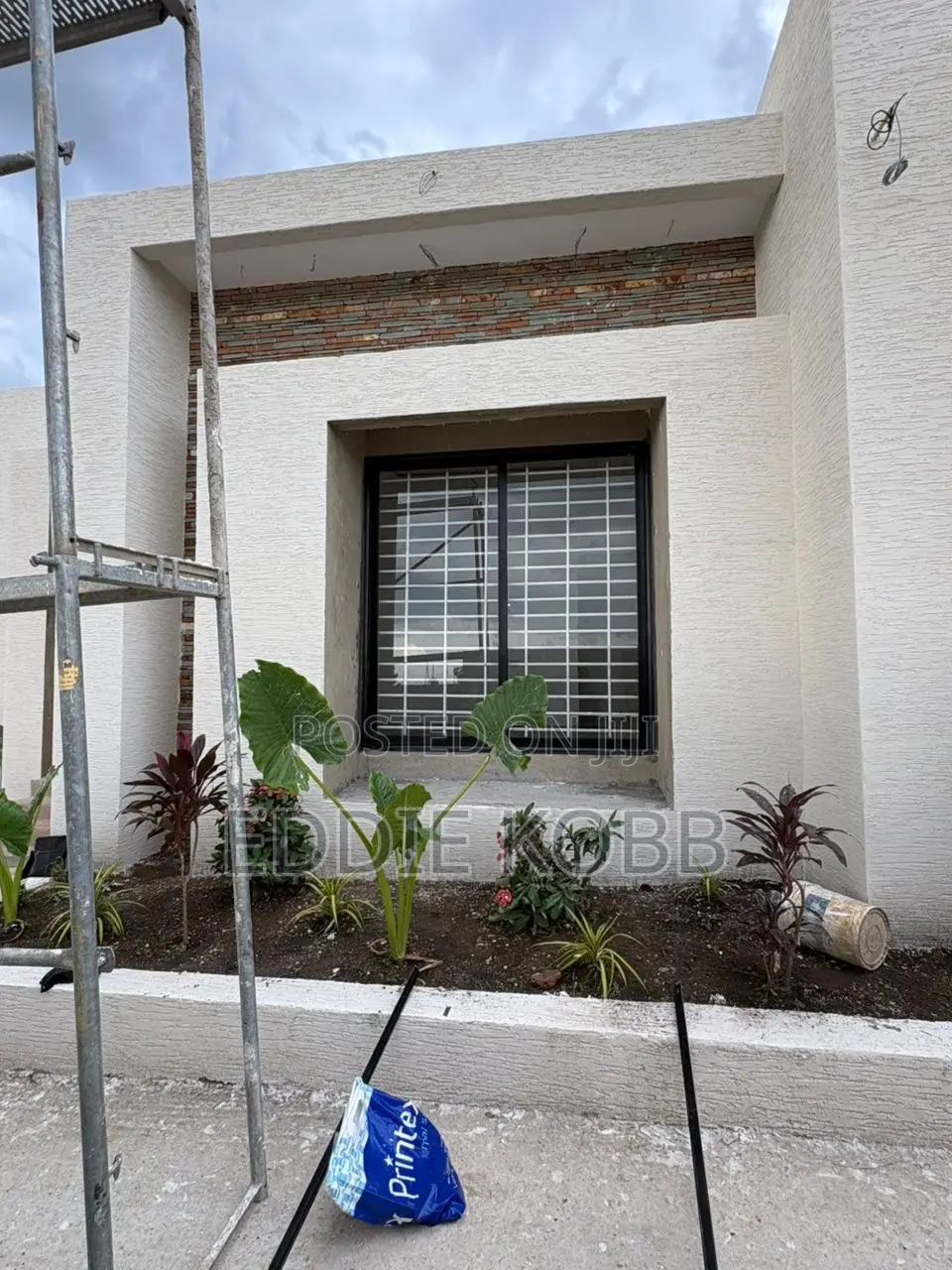 3bdrm Mansion in Eddiekobbs Agency, Kumasi Metropolitan for sale