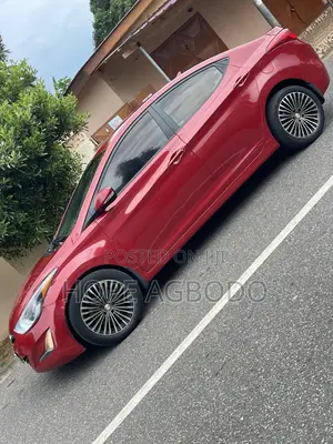 Hyundai Elantra GLS Sedan FWD (1.8L 4cyl 6M) 2013 Red