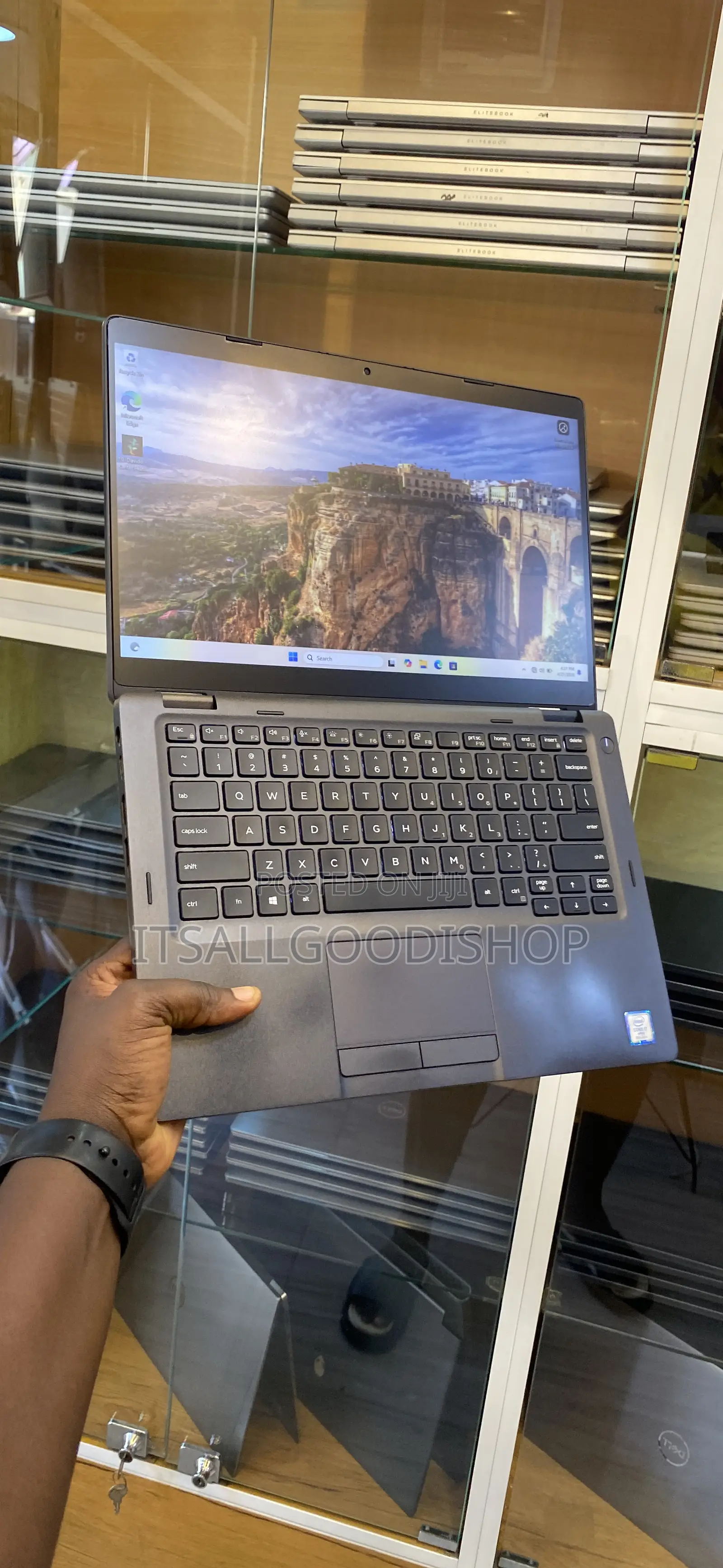 Laptop Dell Latitude 5300 8GB Intel Core i7 SSD 256GB