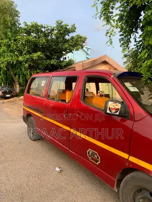Toyota HiAce 2010 Red