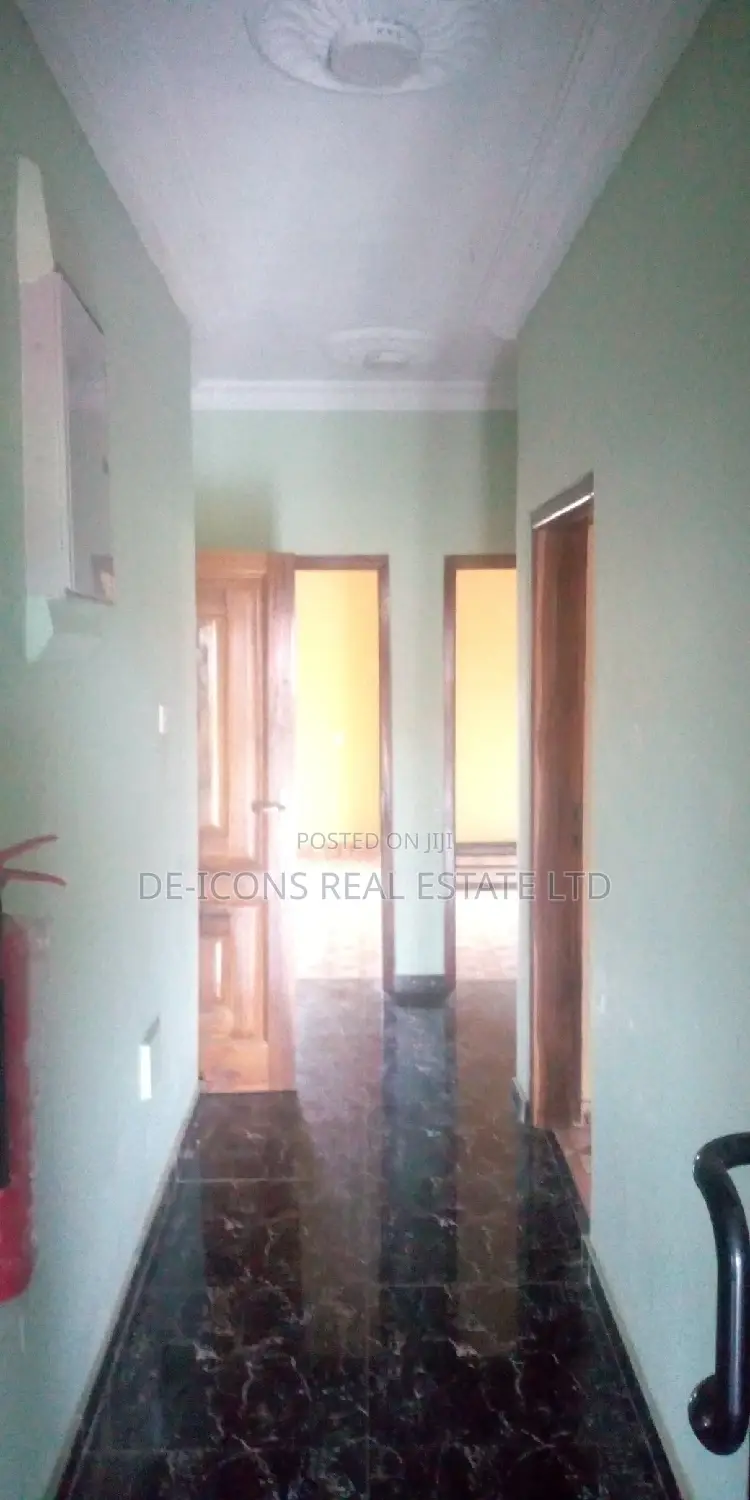 3bdrm Duplex in De-Icons Real Estate, Awutu Senya East Municipal