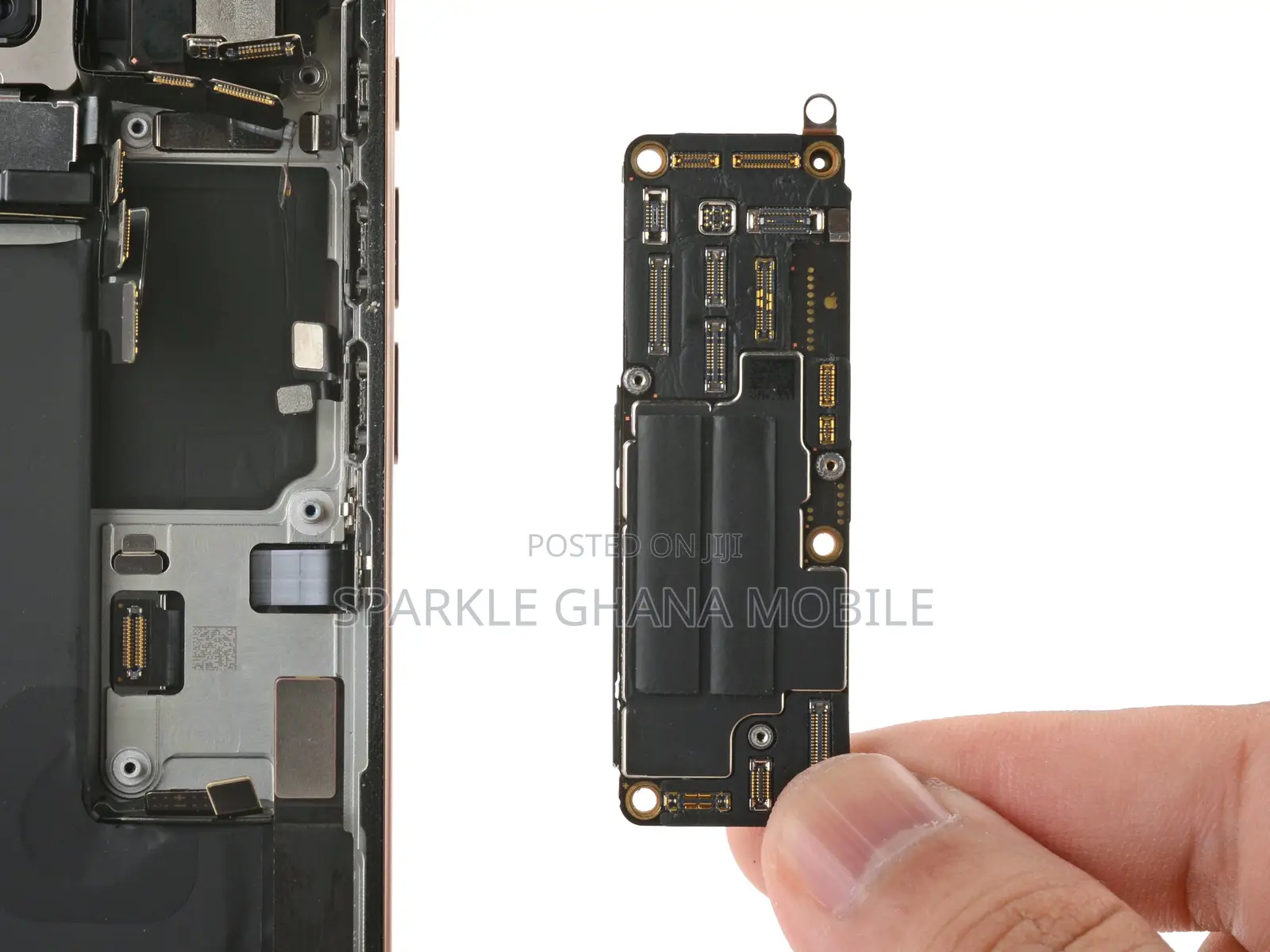 iPhone 16 Pro Max Board