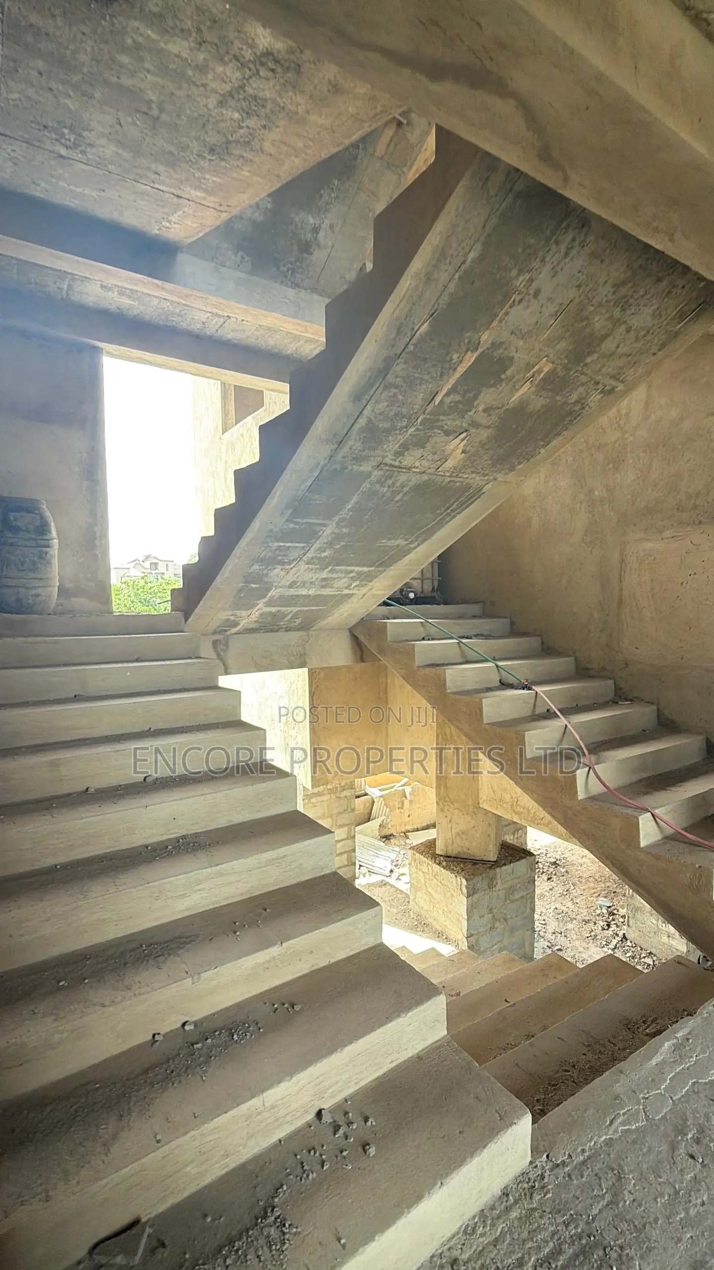 3bdrm Apartment in Sowutuom, Sowutwuom for sale