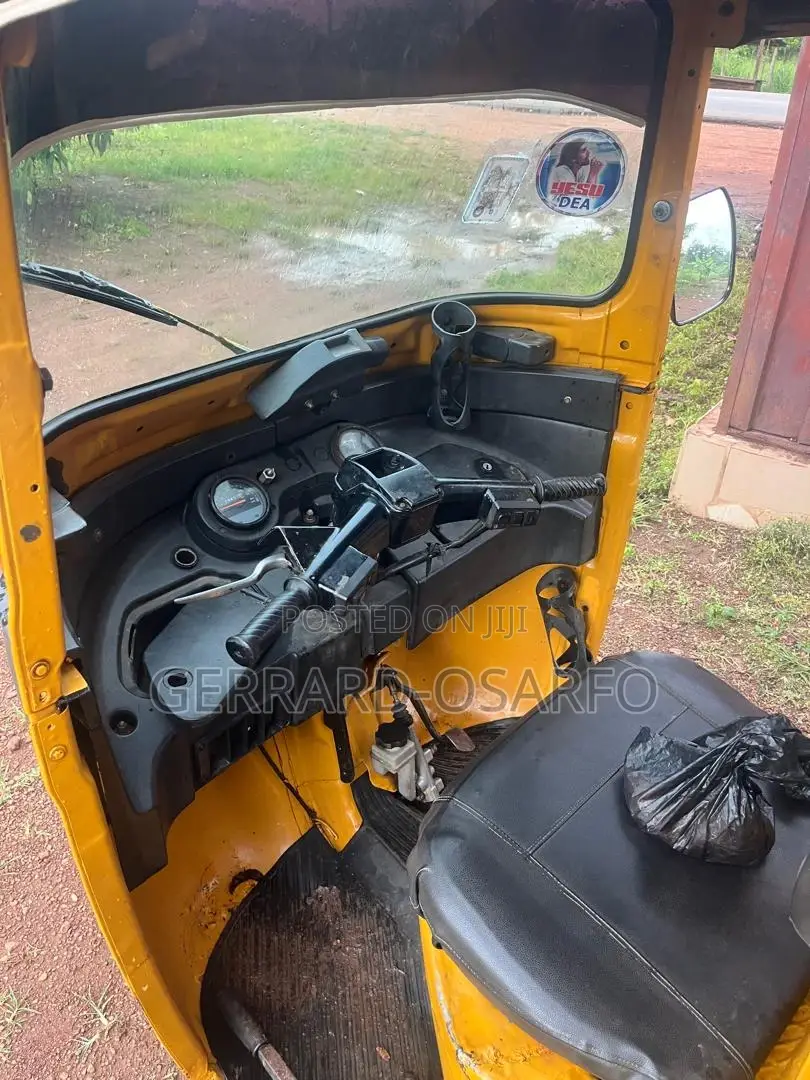 Bajaj 2018 Yellow