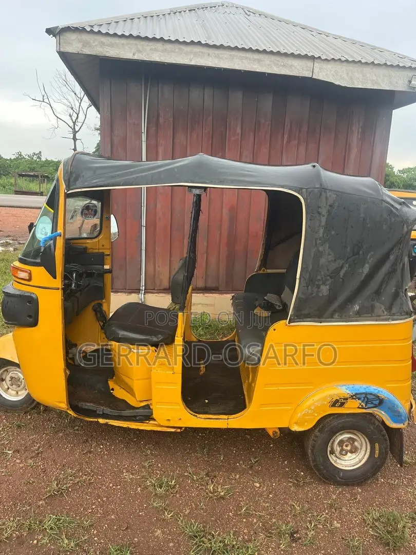 Bajaj 2018 Yellow