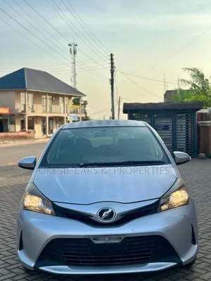 Toyota Vitz 1.3 FWD 5dr 2014 Silver