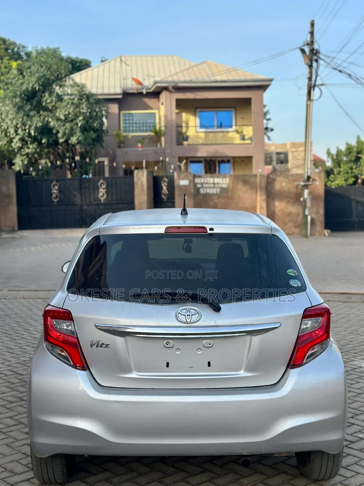 Toyota Vitz 1.3 FWD 5dr 2014 Silver