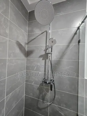 3bdrm House in Adenta Amrahia, Frafraha for sale